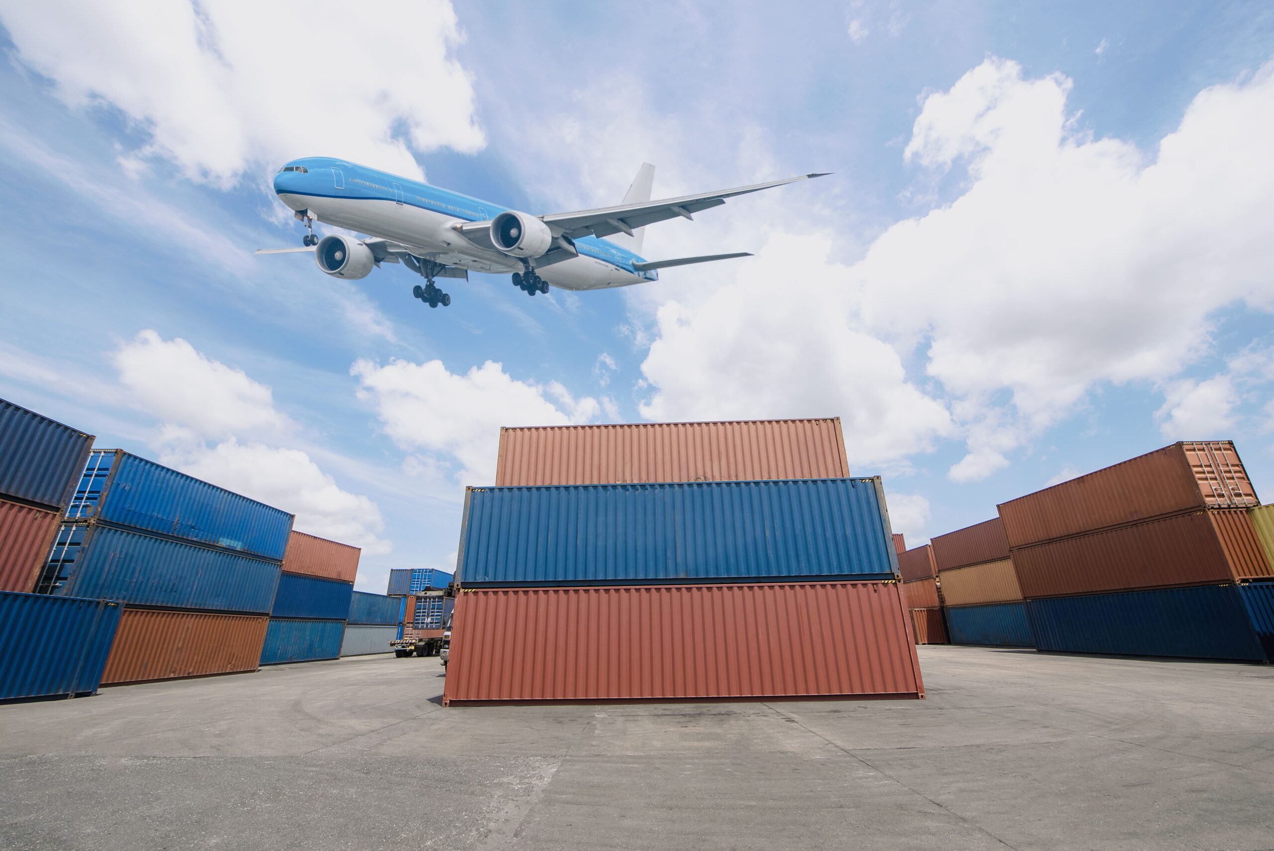 Kelebihan Menggunakan Cargo Udara Dibanding Cargo Darat